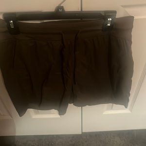 Medium, olive Northface Shorts